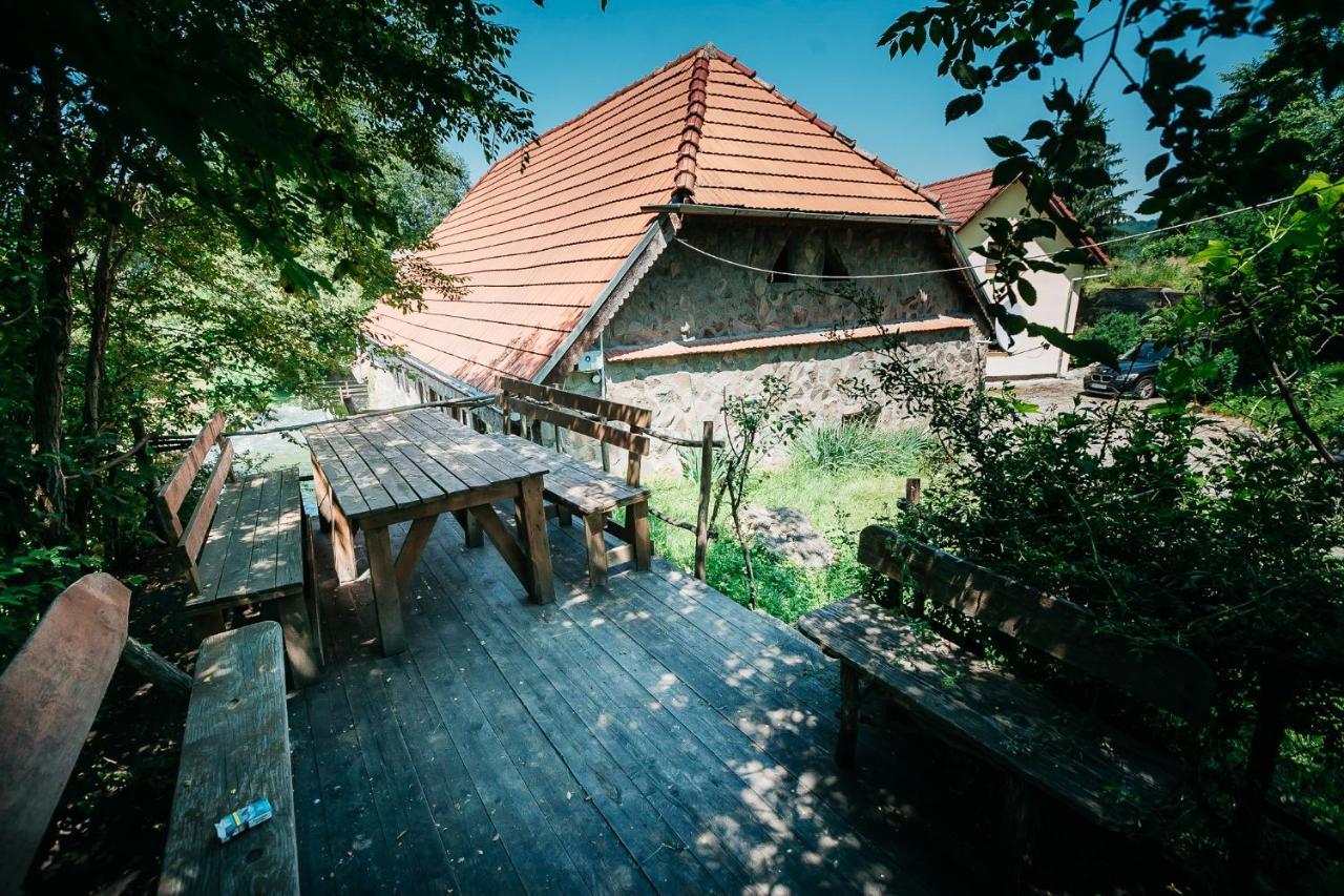 Moara De Piatra Hotell Carta  Exteriör bild