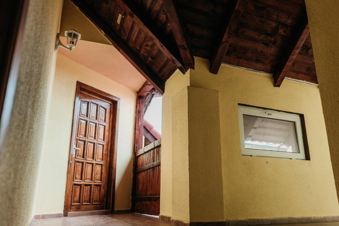 Moara De Piatra Hotell Carta  Exteriör bild