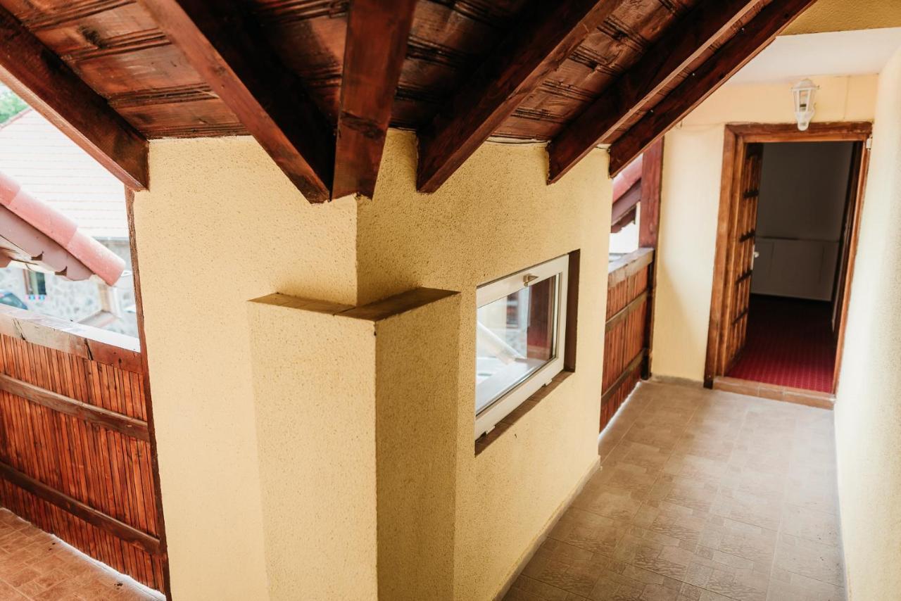 Moara De Piatra Hotell Carta  Exteriör bild