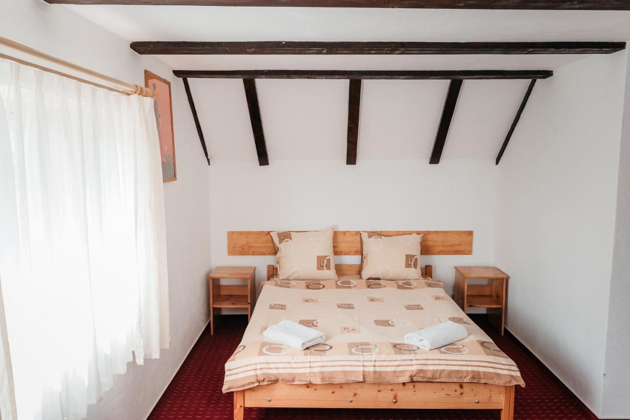 Moara De Piatra Hotell Carta  Exteriör bild