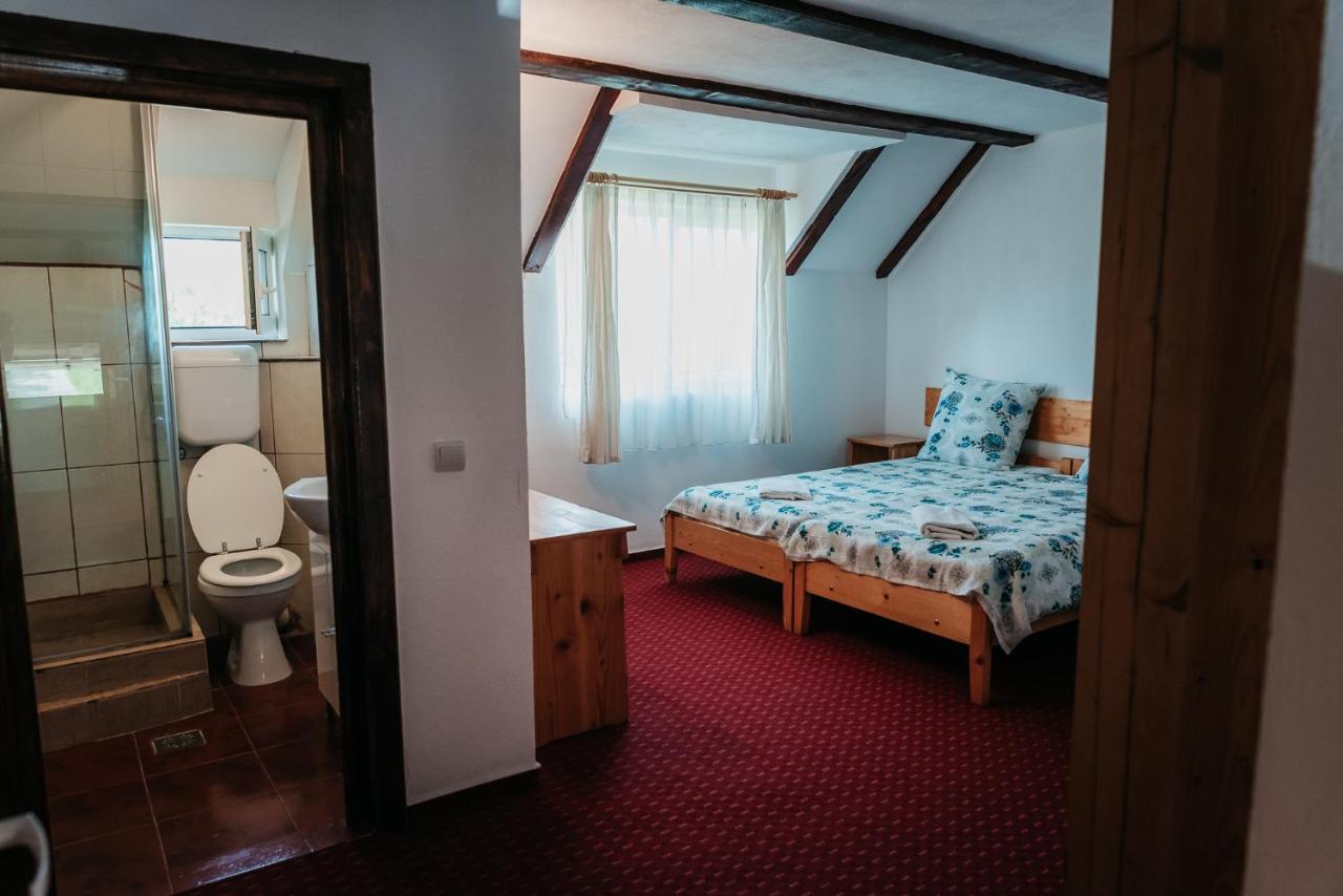 Moara De Piatra Hotell Carta  Exteriör bild