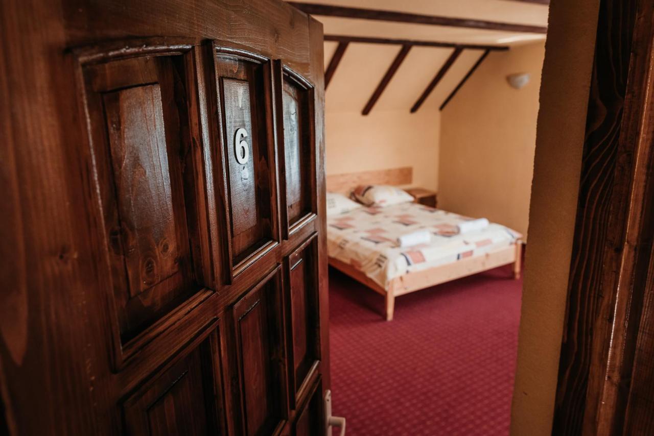 Moara De Piatra Hotell Carta  Exteriör bild