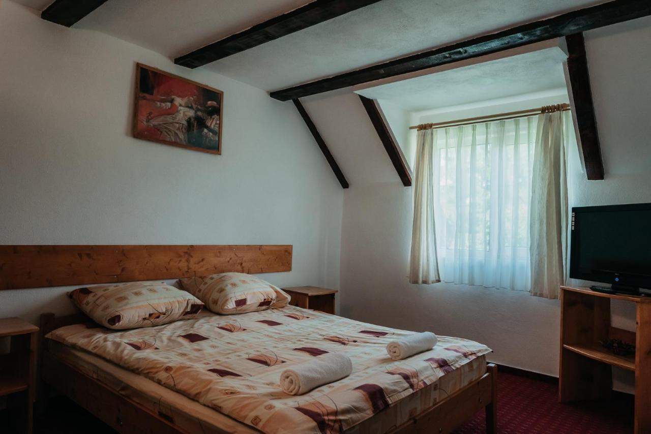 Moara De Piatra Hotell Carta  Exteriör bild