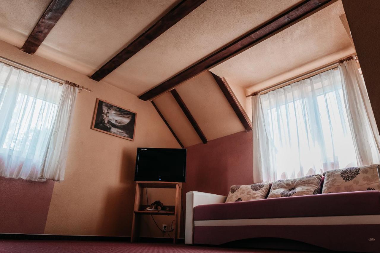 Moara De Piatra Hotell Carta  Exteriör bild